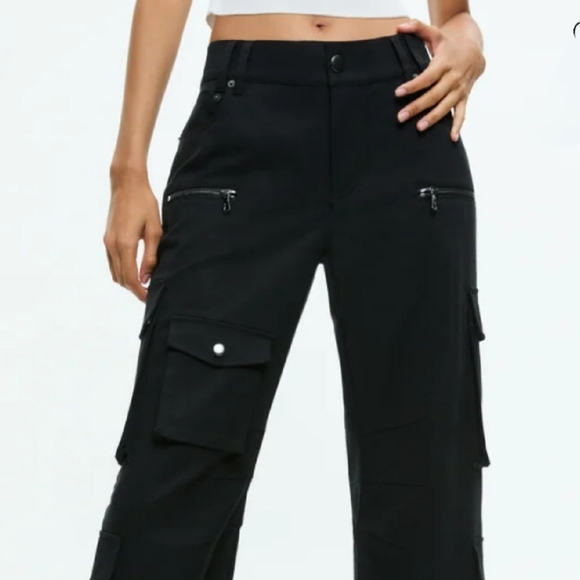 ALICE + OLIVIA Black Cargo Pants - Picture 5 of 10